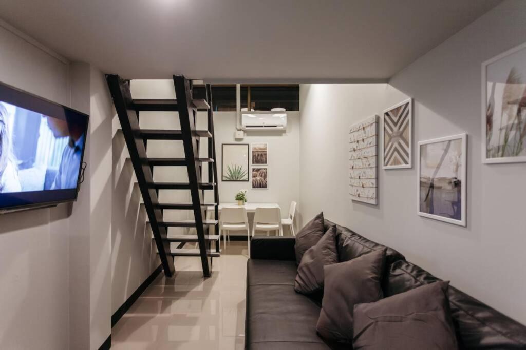 Apartamento S1 Large Duplex Silom 3 Beds, Full Kitchen Wifi Bangkok Exterior foto